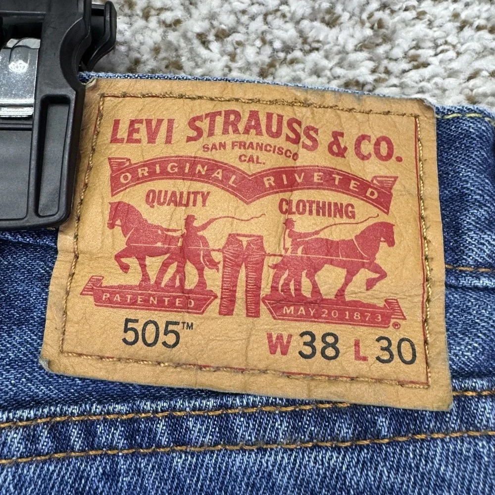 Levi's 505Jeans Mens Size 38x30 Blue Denim Pants Straight Leg Medium Wash Cotton